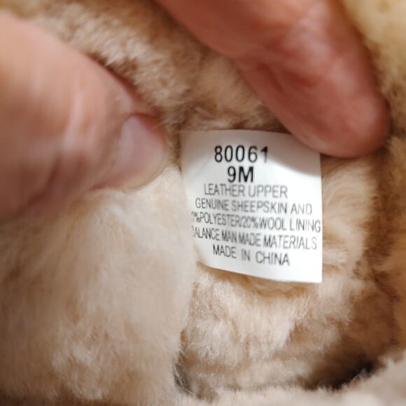 Minnetonka Women's Boots 9M Brown Suede Sheepskin Lining ID 80061 - Picture 15 of 16